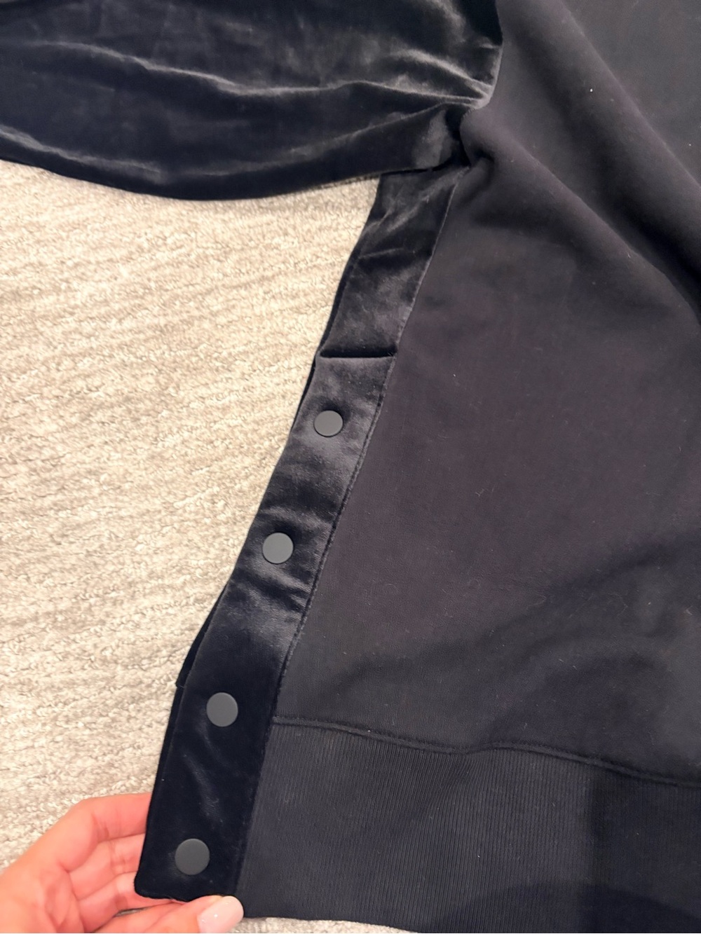 Athleta Retroplush Velvet Crewneck Sweatshirt Black 3X NWT - Picture 5 of 10